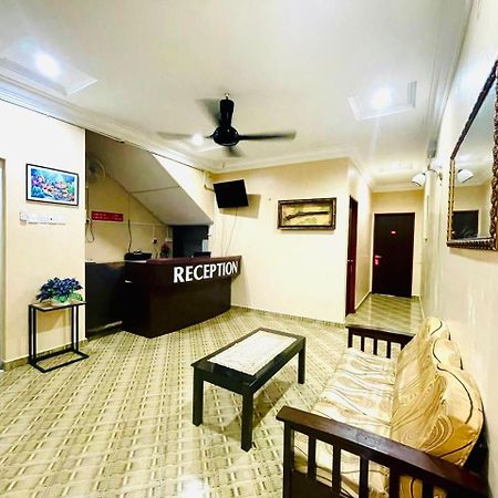Daily Inn Hotel Мерсинг Экстерьер фото