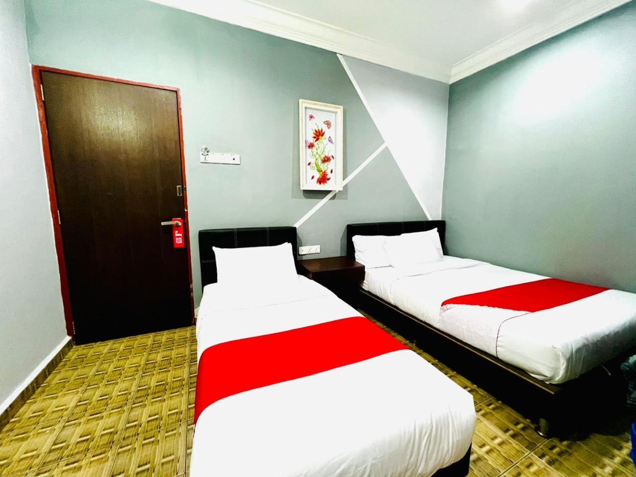 Daily Inn Hotel Мерсинг Экстерьер фото