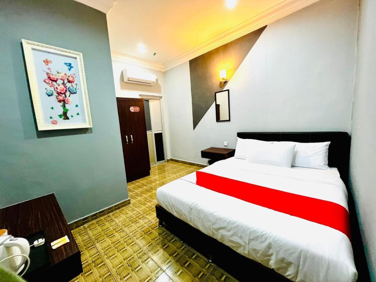 Daily Inn Hotel Мерсинг Экстерьер фото