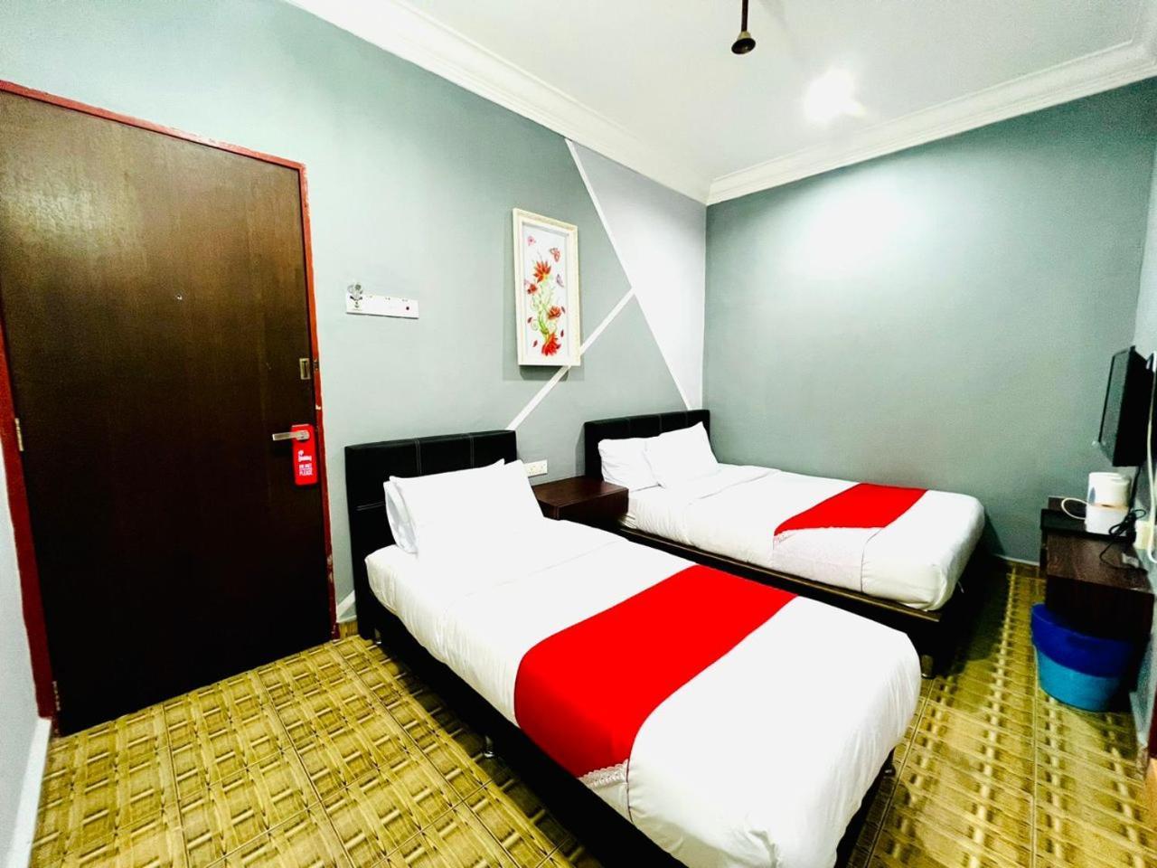 Daily Inn Hotel Мерсинг Экстерьер фото
