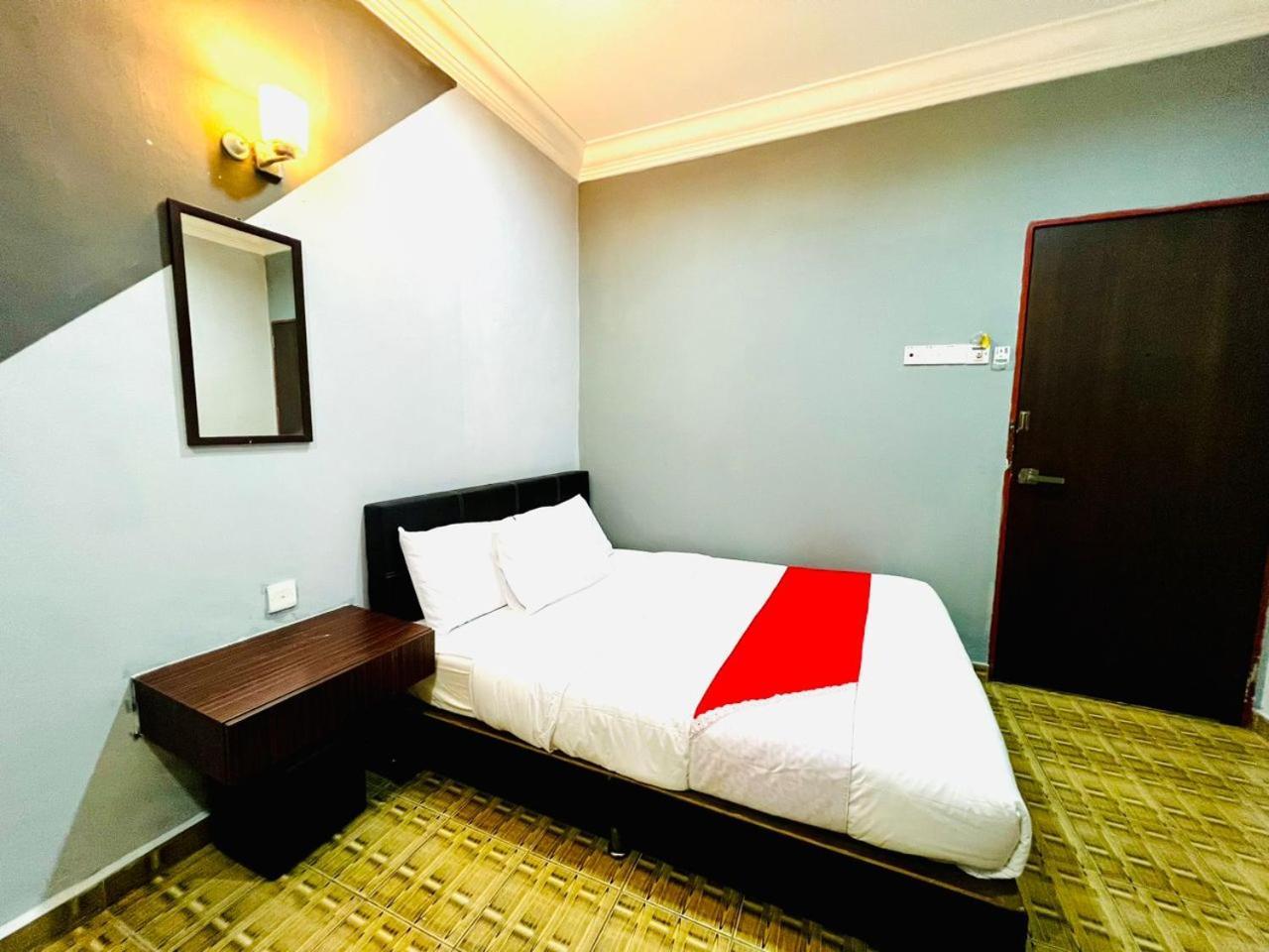 Daily Inn Hotel Мерсинг Экстерьер фото